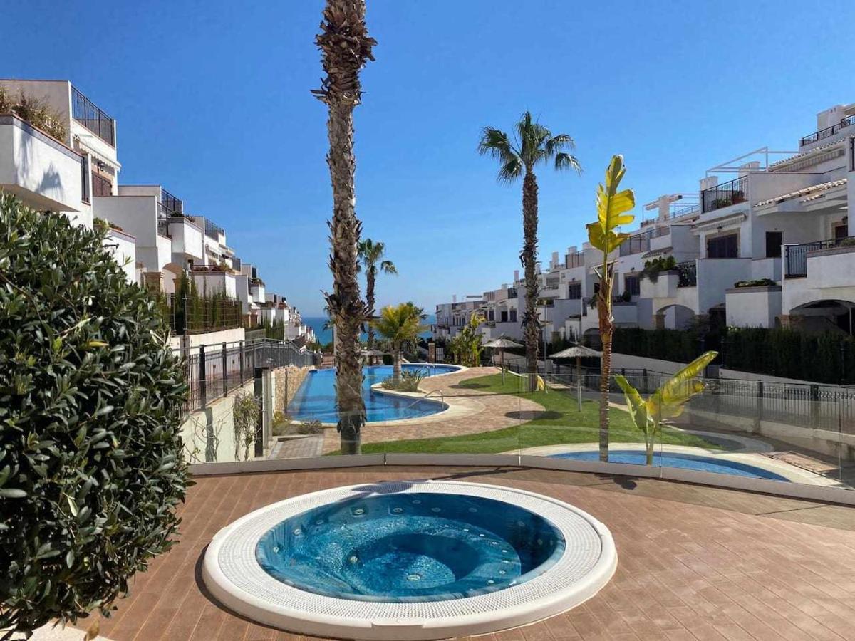 Impresionante Piso De Planta Baja Cerca Al Mar Appartement Torrevieja Buitenkant foto
